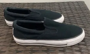 Slip on converse women's size 6.5 thumbnail 1