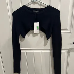 NWT Cotton Candy Large Black Long Sleeve Cut Out Crop Top thumbnail 4