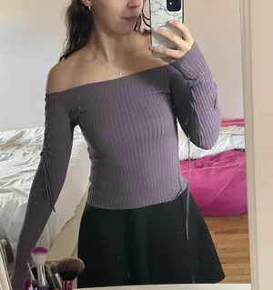 Off The Shoulder Top Purple thumbnail 1