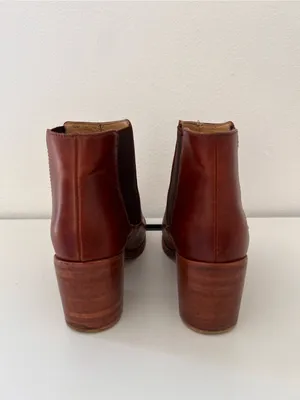 Nisolo Heeled Chelsea Leather Boot Size 8 thumbnail 9