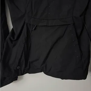 Lululemon 8 Run for Cold Women's Black Puffer Jacket thumbnail 7