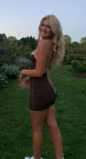 Dress thumbnail 3