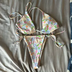 Boutique string bikini Size M thumbnail 1