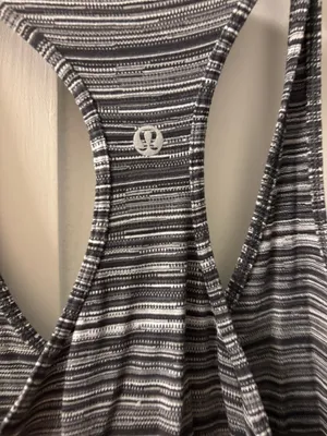 Lululemon tank top thumbnail 3