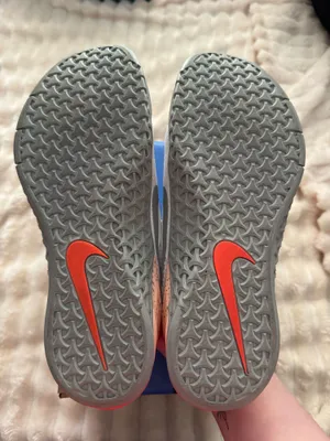 Women’s Nike Metcon 4 Training Shoes Size 9.5 thumbnail 5