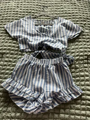 Amazon Blue and White Striped Women's Shorts Set thumbnail 1