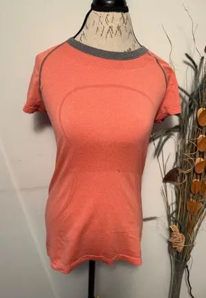 Lululemon Swiftly Tech Short Sleeve Crew Coral Orange Grey Size 10‎ R636 thumbnail 1