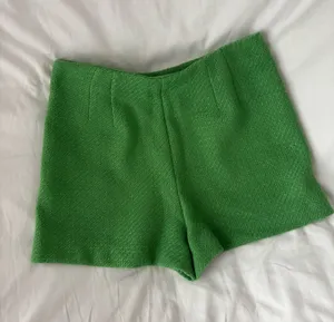 Zara shorts thumbnail 1
