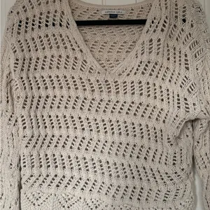 American Eagle Outfitters Cream V-Neck‎ Open knit Crotchet Sweater size XS thumbnail 4