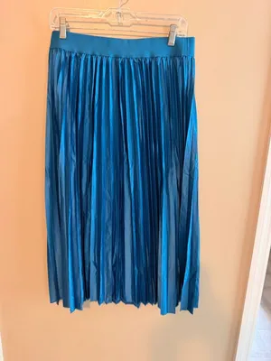 Halara L Pleated Satin Midi Skirt In Blue Size L Lightweight Fabric NWT thumbnail 2