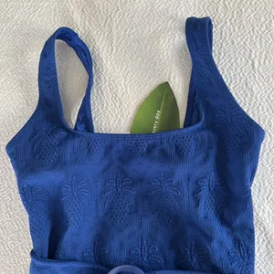 FARM Rio Women's Blue Matelasse Pineapple Belted One-Piece Swimsuit,Medium, $240 thumbnail 11