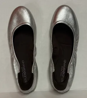 Cole Hahn StudioGrand Silver Leather Ballet Flats Slip-on Shoes Women's Size 5.5 thumbnail 1