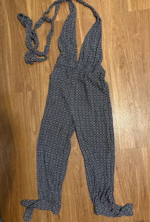Lulus Black‎ White Geometric Print Halter Jumpsuit Open Back Tie Ankle Small thumbnail 1