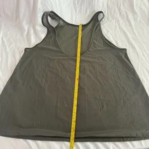 Lululemon scoop back tank top thumbnail 5