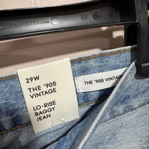 Aritzia Denim Forum The '90s Vintage Lo-rise Baggy Jean thumbnail 6
