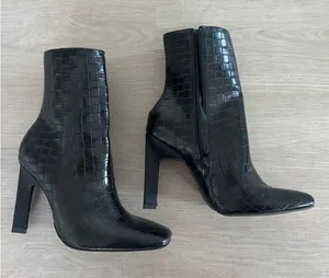 Heeled Boots Black Size 8 thumbnail 1