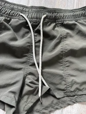 Vuori Sunwashed Olive Green Shorts Medium NWOT thumbnail 7