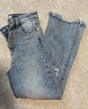 Harper Heritage Boutique Kick Crop Jeans thumbnail 1