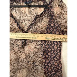 American Eagle Floral Peasant Blouse Small Navy Peach Sheer V-Neck Boho Top 5112 thumbnail 3