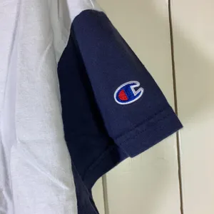 Champion Womens Colorblock Crop‎ Top Grey White Navy V-Neck Script Logo Medium thumbnail 2