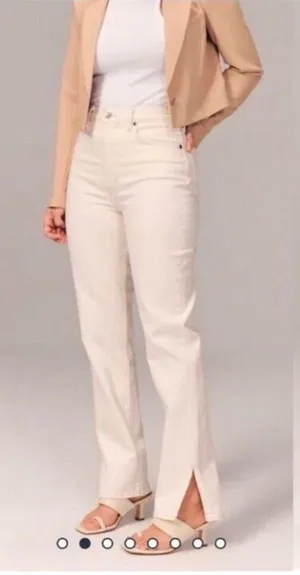 Abercrombie & Fitch 90s Ultra High Rise Curve Love Straight Leg Jeans Cream 33 thumbnail 1