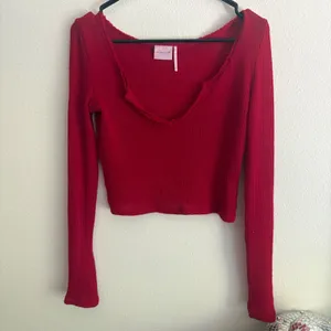 Out From Under Urban Outfitters Red Ribbed Long Sleeve Crop Top Small Distressed thumbnail 3