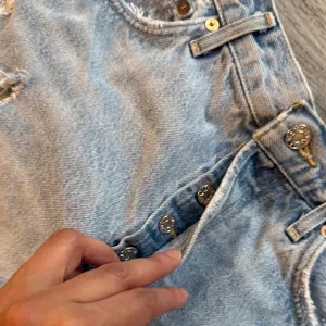 Agolde Frayed Hem Light Blue Jean Shorts Distressed Denim 28 thumbnail 6