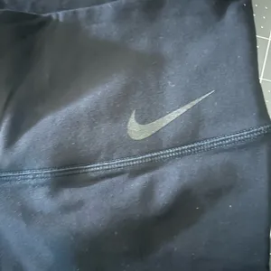 Nike Classic Black Leggings thumbnail 6
