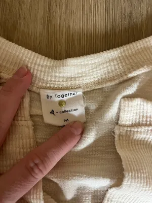 Sweater thumbnail 2