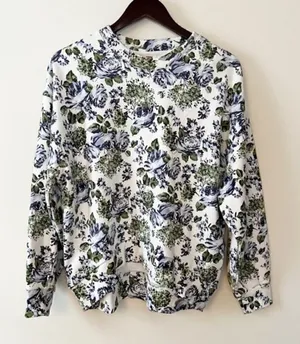 Levi’s Floral Pai‎ Blue Floral Sweatshirt Size Small NWT thumbnail 1