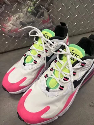 Nike Air Max 270 React Hyper Pink Womens Size 7.5 thumbnail 3