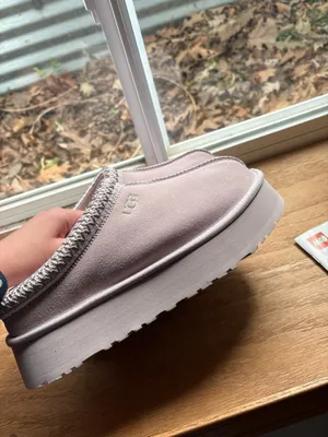 UGG Light purple uggs thumbnail 2