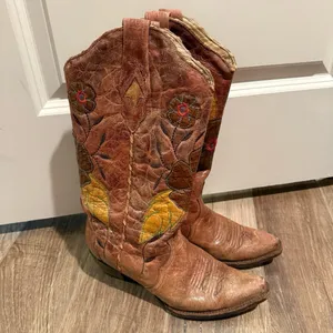 Corral Boots Women's Daisy Overlay Snip Toe Western Boot thumbnail 2