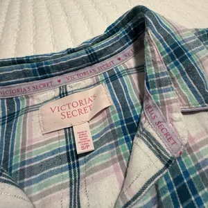 Victoria’s Secret Sz S Small Blue Pink White Plaid Flannel Pajama Night Shirt thumbnail 4