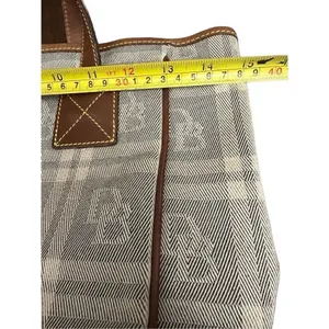 Vintage Dooney & Bourke Brown Tan Plaid Leather Trim Womens Purse Tote Bag thumbnail 11