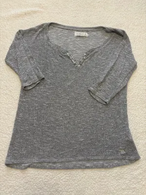 Vintage Y2K Abercrombie & Fitch Heather Gray Embellished V-Neck Top Indie Sleaze thumbnail 7