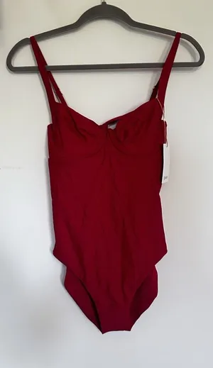 NWT Quince Cherry Red Italian Underwire One-Piece Swimsuit Size Medium thumbnail 1