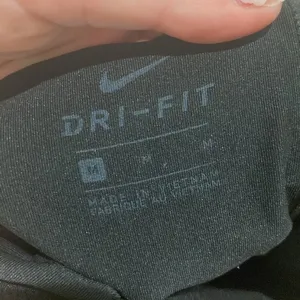 Nike Pro Black Leggings Size‎ Medium thumbnail 5