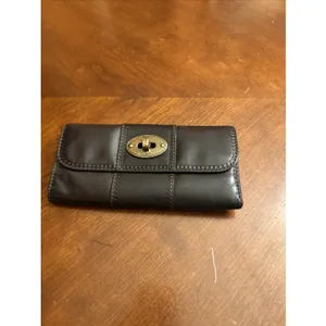 Fossil Authentic Black Genuine Leather Bifold Wallet Classic Natural W Turn Lock thumbnail 2