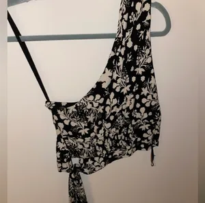 one shoulder black and white floral top thumbnail 3