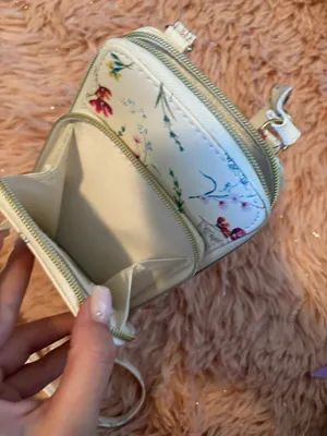 Floral cross body phone holder Multiple thumbnail 4
