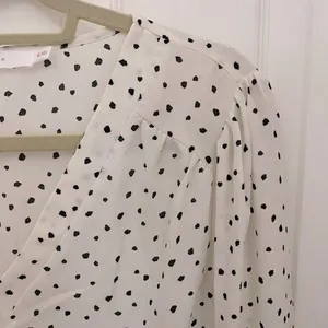 LUSH Abstract Polka Dot Tie Sleeve Sheer V-Neck Blouse thumbnail 4