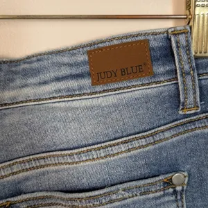 Judy Blue - Paint Spatter Distressed Jean Shorts - Light Blue thumbnail 10