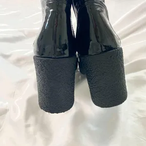 Urban Outfitters (UO) Aria Black Vegan Patent Leather Chunky Heeled Boots US 8 thumbnail 4