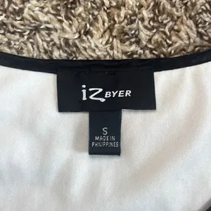 IZ‎ Byer EUC White Black Trim Flowy Ruffle Sleeve Blouse Sz S thumbnail 4