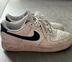 Nike Air Force 1 thumbnail 1