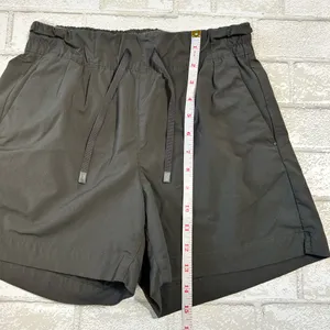 REI Woman’s Black Shorts Size XS thumbnail 7
