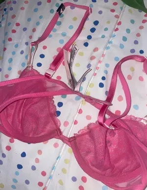 Victoria's Secret Bra thumbnail 4