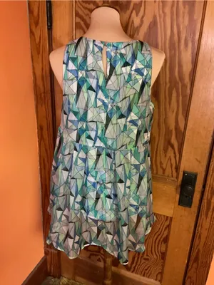 Vince Camuto Geometric Sleeveless Tunic Blouse Medium Blue Green Abstract Top thumbnail 10