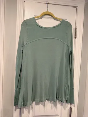 Free People We The Free Size XS Thermal Knit Top Sage Green Raw Hem Long Sleeve thumbnail 6